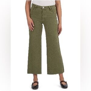 Kut from the Kloth Green Wide Leg Cropped Jeans with Raw Hem